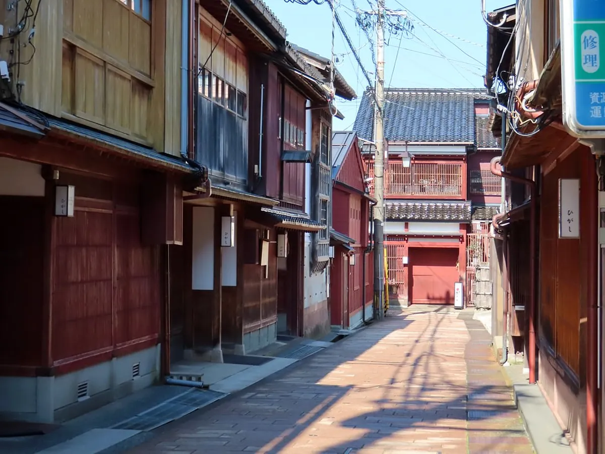Higashi Chaya District