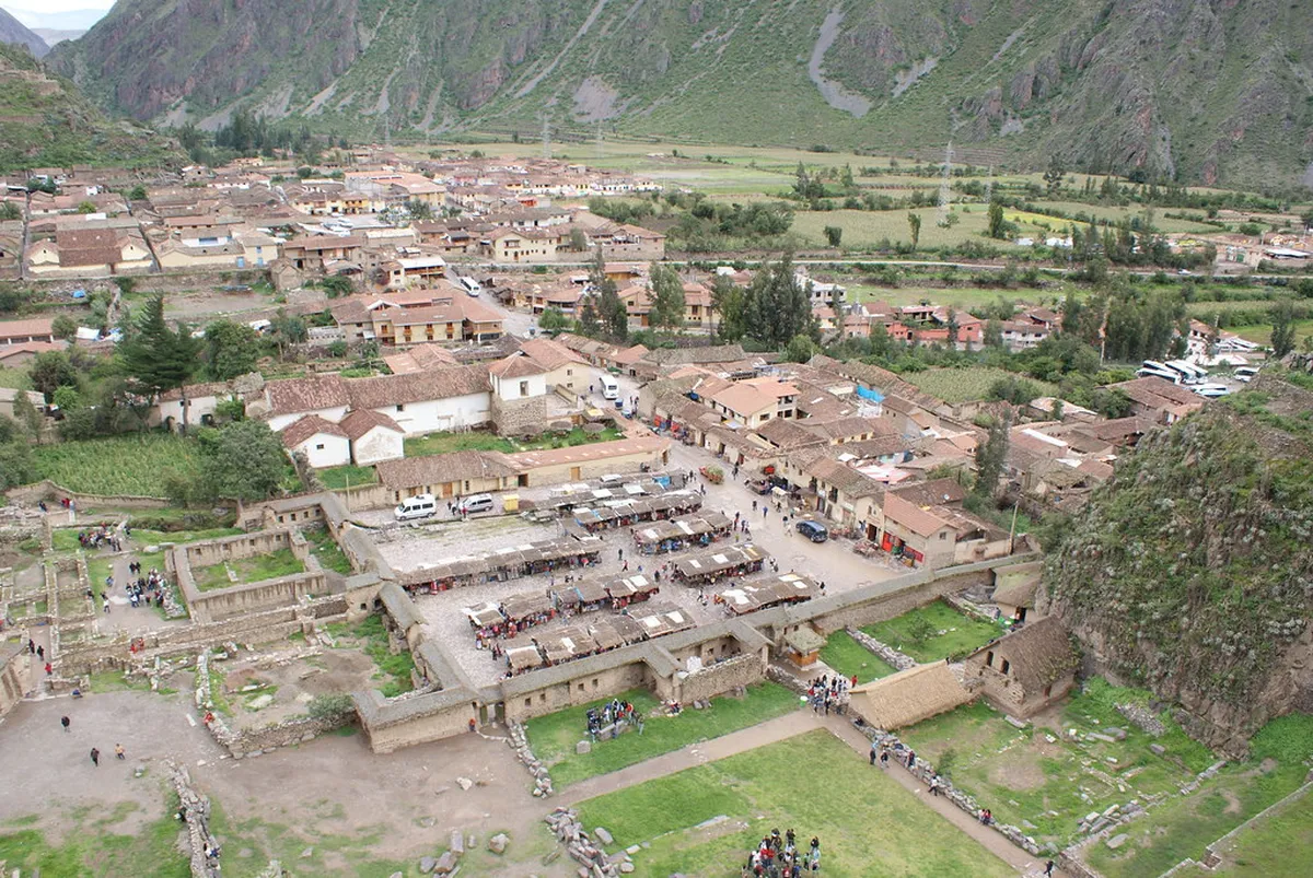 Ollantaytambo Town