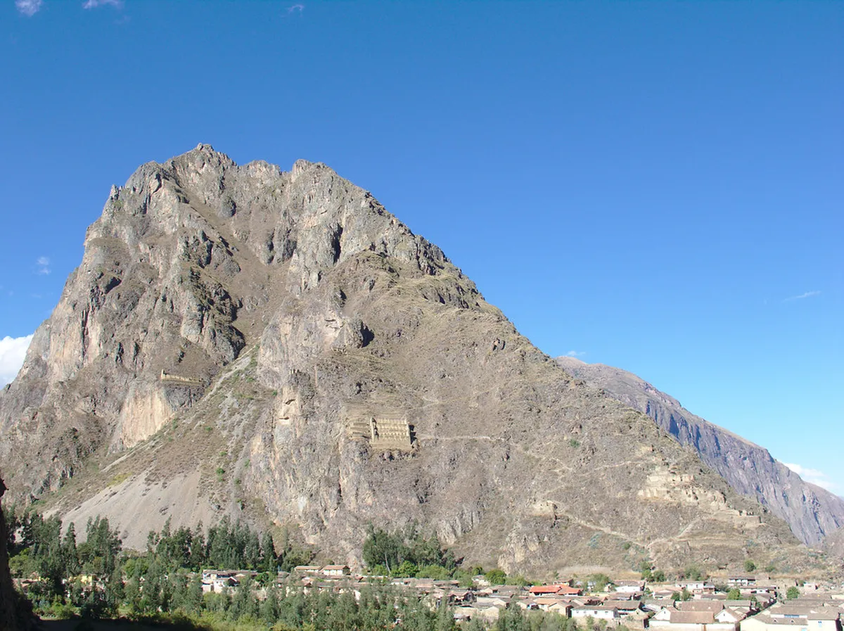 Pinkuylluna Mountain